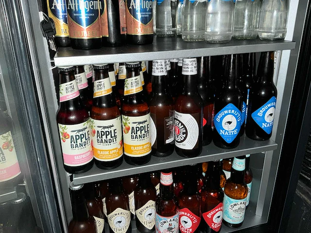 Partij frisdrank/bier en wijn - afbeelding 9 van  21