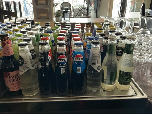 Partij frisdrank/bier en wijn - afbeelding 12 van  21