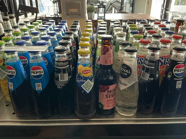 Partij frisdrank/bier en wijn - afbeelding 15 van  21