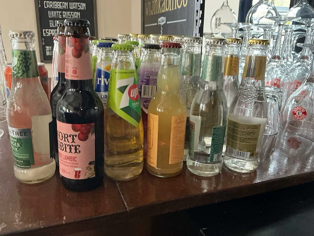 Partij frisdrank/bier en wijn - afbeelding 20 van  21