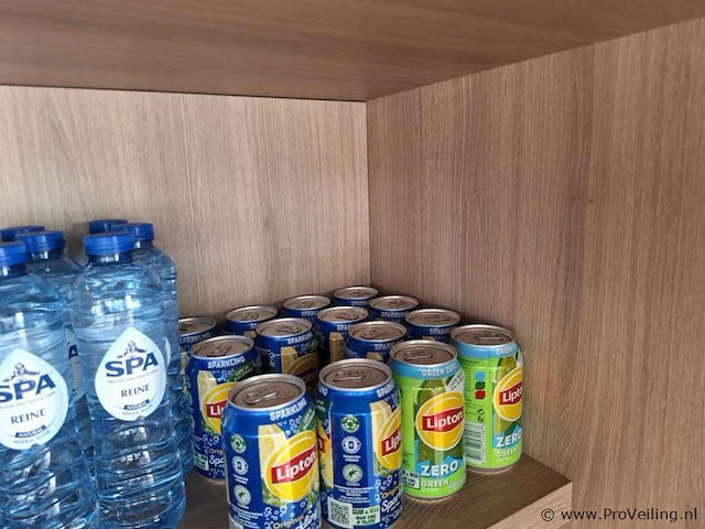 Partij frisdranken bestaande uit o.a. lipton ice tea, fanta, coca-cola & spa reine - afbeelding 5 van  5