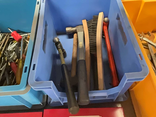 Partij garagegereedschap - afbeelding 1 van  2