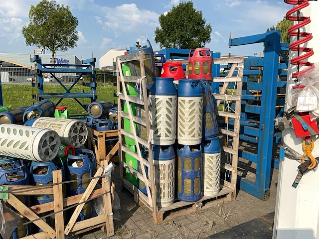 Partij gasflessen - afbeelding 2 van  8
