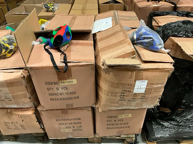Partij gasmasker bongs - afbeelding 2 van  12