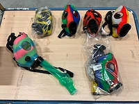Partij gasmasker bongs - afbeelding 1 van  12