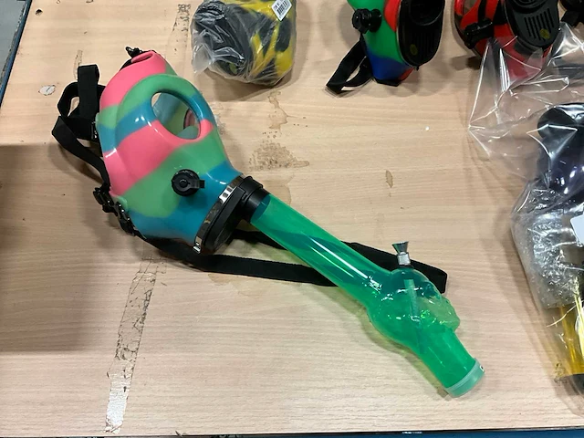 Partij gasmasker bongs - afbeelding 5 van  12
