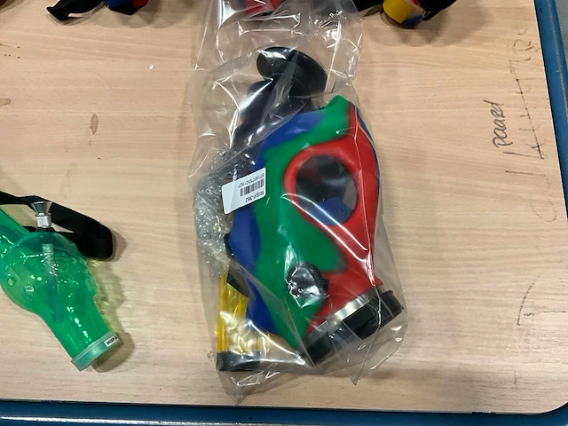 Partij gasmasker bongs - afbeelding 7 van  12