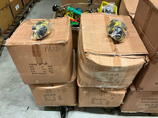 Partij gasmasker bongs - afbeelding 12 van  12