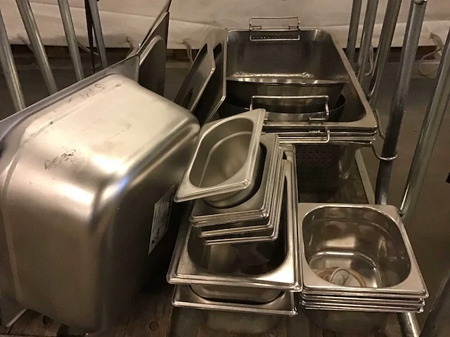 Partij gastronorm deksels en bakken rvs - afbeelding 2 van  2