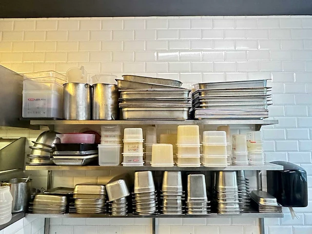 Partij gastronormbakken en afruimbakken - afbeelding 1 van  3