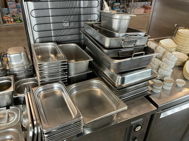 Partij gastronormbakken en deksels (100x) - afbeelding 2 van  3