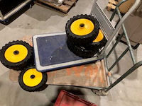 Partij gebruikte en ongebruikte karren, wielen, kisten en verfspuit (14x) - afbeelding 2 van  8