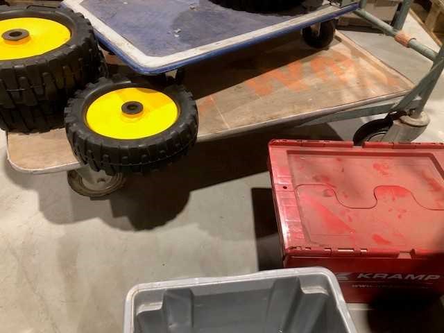 Partij gebruikte en ongebruikte karren, wielen, kisten en verfspuit (14x) - afbeelding 3 van  8