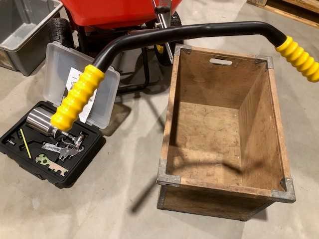 Partij gebruikte en ongebruikte karren, wielen, kisten en verfspuit (14x) - afbeelding 6 van  8