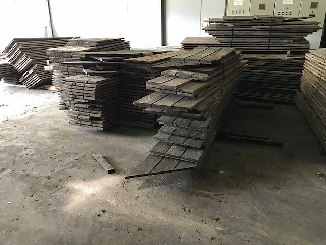 Partij gebruikte hardhouten vlonderplanken - afbeelding 2 van  8