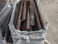 Partij gecreosoteerde weidepalen - afbeelding 12 van  13