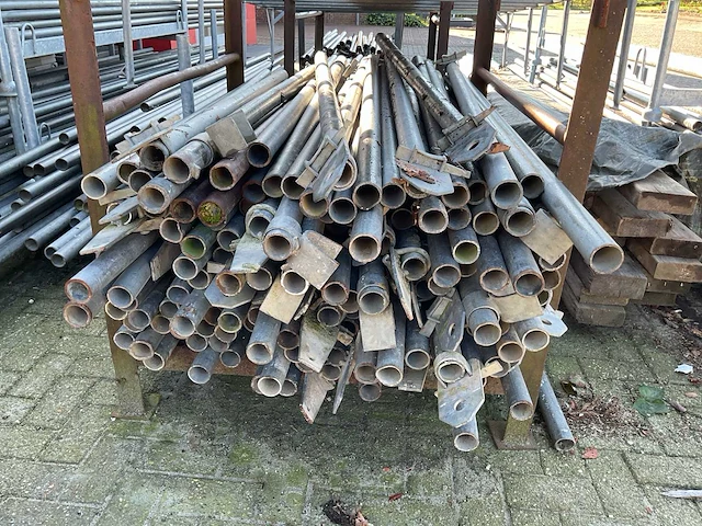Partij gegalvaniseerde steigerbuizen - afbeelding 2 van  2