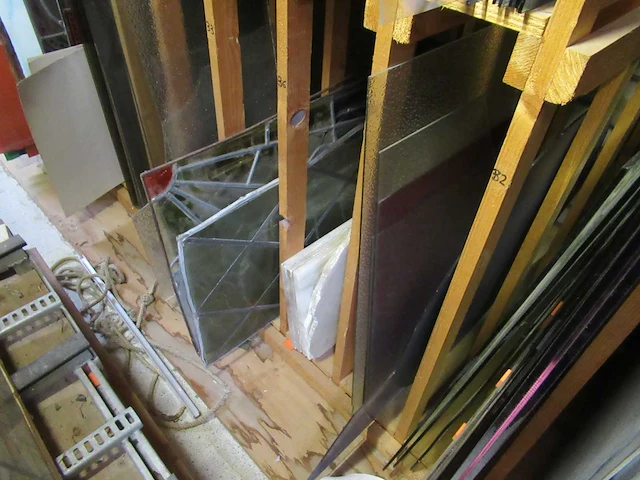 Partij gekleurd glas - afbeelding 3 van  18