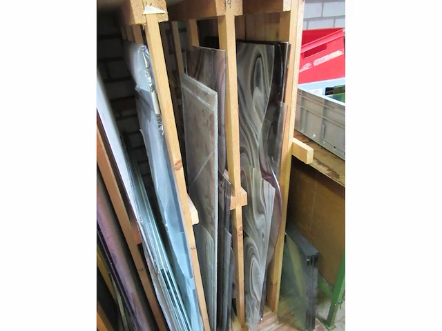 Partij gekleurd glas - afbeelding 4 van  18