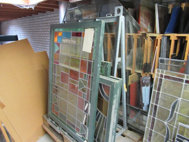 Partij gekleurd glas - afbeelding 8 van  18