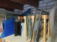 Partij gekleurd glas - afbeelding 15 van  18