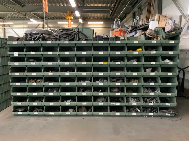 Partij geleiders, spatschermsteunen en rubbers - afbeelding 1 van  37