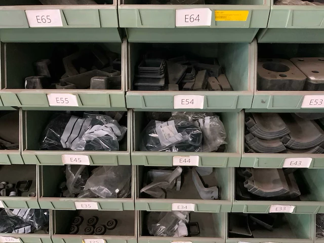 Partij geleiders, spatschermsteunen en rubbers - afbeelding 24 van  37