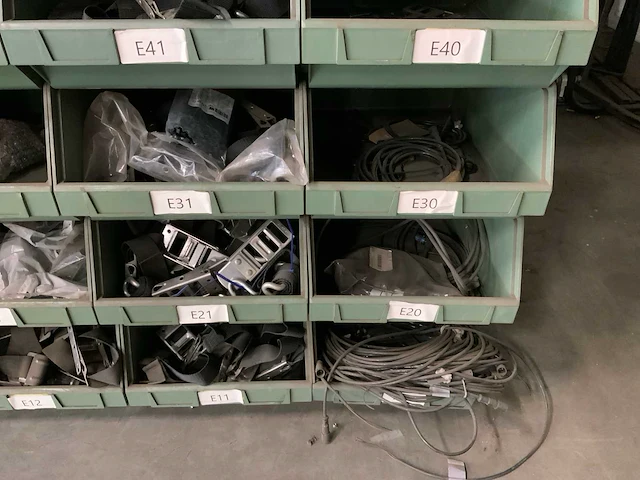 Partij geleiders, spatschermsteunen en rubbers - afbeelding 27 van  37