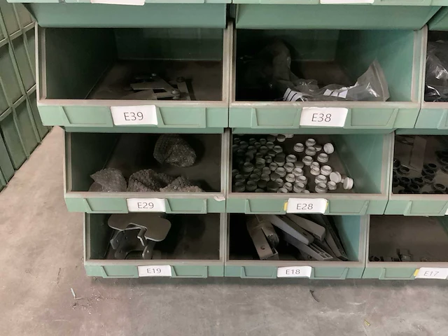 Partij geleiders, spatschermsteunen en rubbers - afbeelding 31 van  37