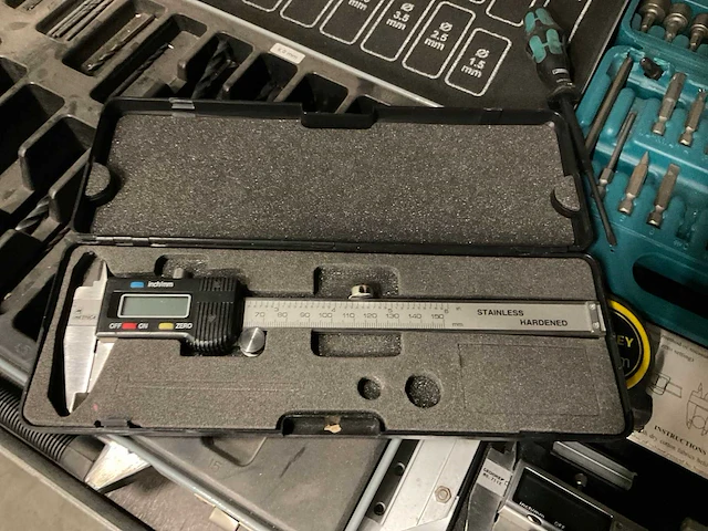 Partij gereedschap en koffers - afbeelding 3 van  19