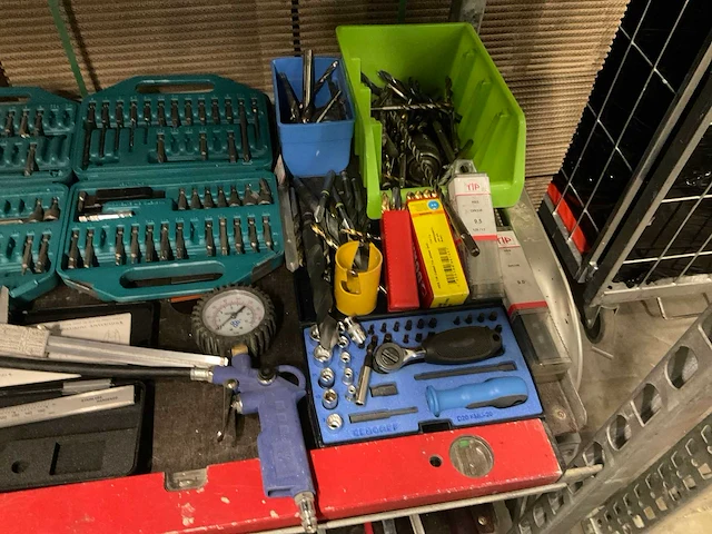 Partij gereedschap en koffers - afbeelding 5 van  19
