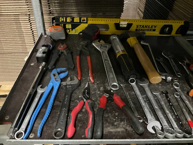 Partij gereedschap en koffers - afbeelding 6 van  19