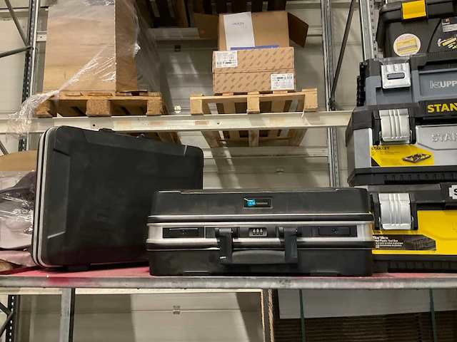 Partij gereedschap en koffers - afbeelding 13 van  19