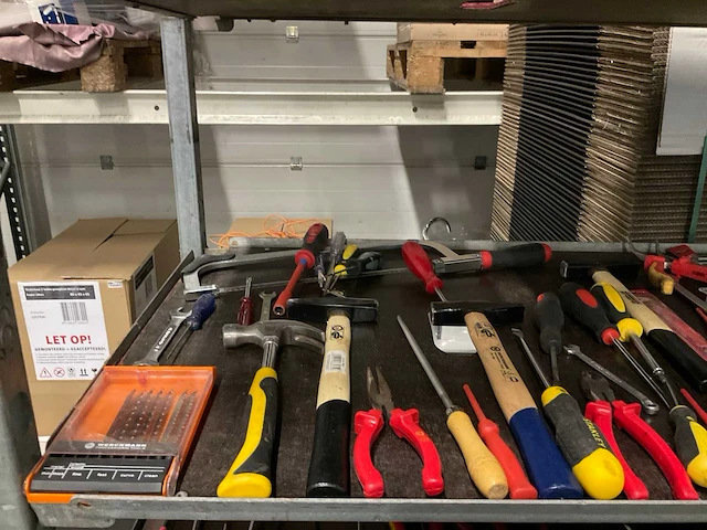 Partij gereedschap en koffers - afbeelding 14 van  19