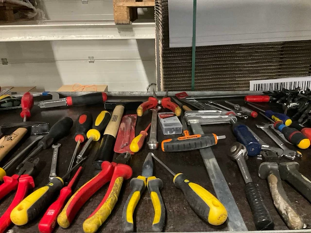 Partij gereedschap en koffers - afbeelding 15 van  19