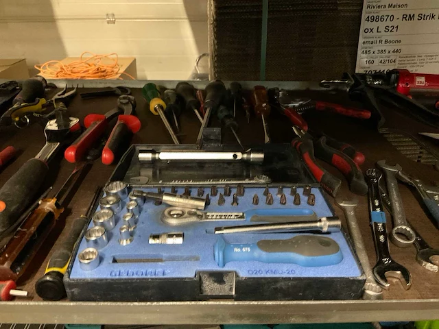 Partij gereedschap en koffers - afbeelding 18 van  19