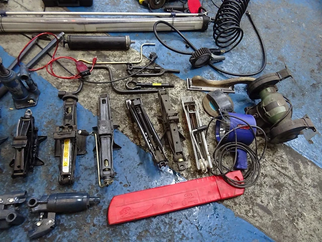 Partij gereedschap en toebehoren - afbeelding 3 van  7