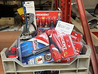 Partij gereedschap inclusief krat w.o. multitool, striptang w.o. crescent - afbeelding 1 van  7