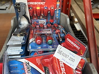 Partij gereedschap inclusief krat w.o. multitool, striptang w.o. crescent - afbeelding 2 van  7