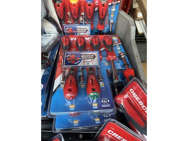 Partij gereedschap inclusief krat w.o. multitool, striptang w.o. crescent - afbeelding 4 van  7