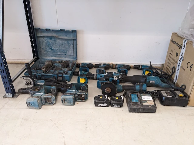 Partij gereedschap, makita - afbeelding 1 van  16