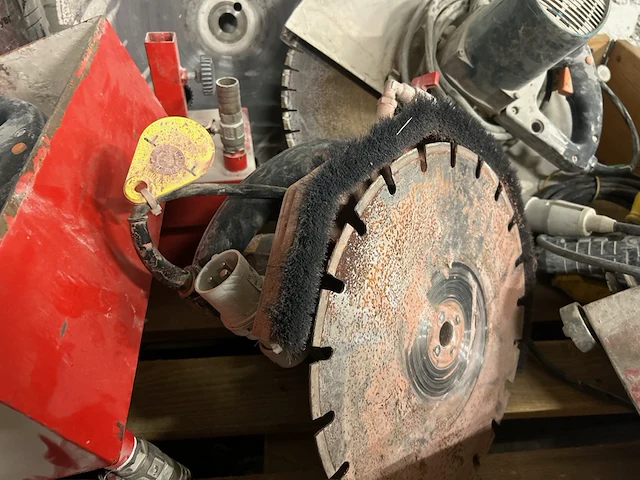 Partij gereedschap w.o. diamantzaag, freesmachine - afbeelding 7 van  8