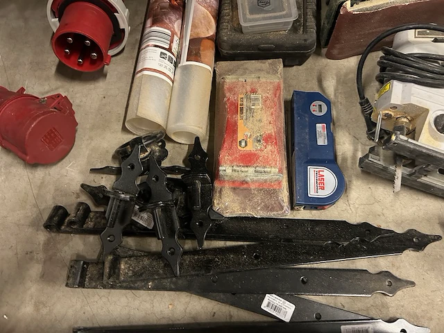 Partij gereedschap w.o. schuurmachine, sleutels w.o. duro, bosch - afbeelding 6 van  11
