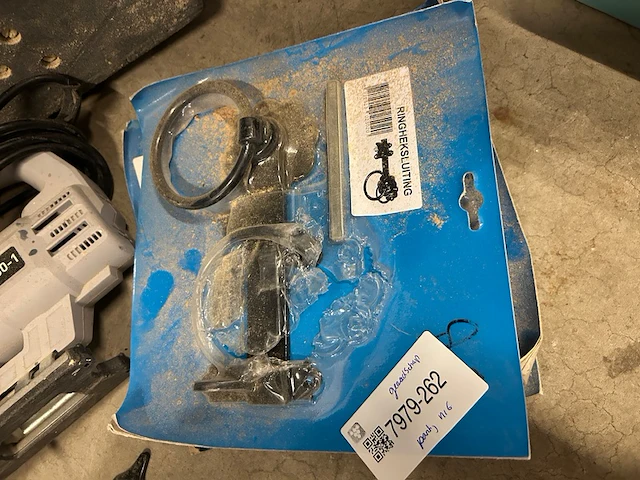Partij gereedschap w.o. schuurmachine, sleutels w.o. duro, bosch - afbeelding 10 van  11