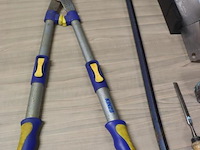 Partij gereedschappen o.a. heggenschaar, hamer, zaag & koevoet; - afbeelding 2 van  8