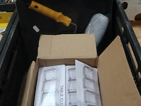 Partij gereedschap/verfartikelen bestaande uit o.a. verfkrabbers, siliconenkit, stofmaskers, verfrollers, stiften & stekkers - afbeelding 6 van  10
