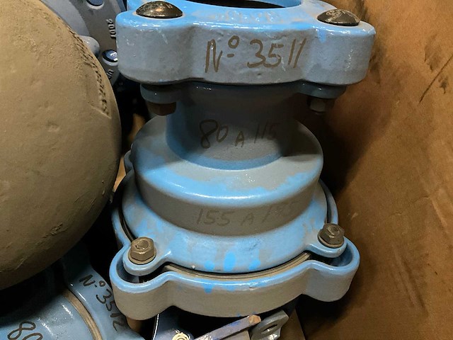 Partij gietijzeren koppelingen & onderdelen - afbeelding 6 van  7