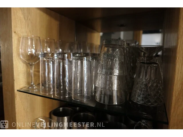 Partij glaswerk en koffiekoppen - afbeelding 4 van  17