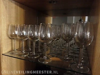 Partij glaswerk en koffiekoppen - afbeelding 7 van  17