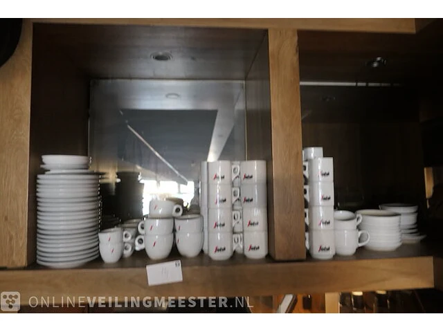 Partij glaswerk en koffiekoppen - afbeelding 9 van  17